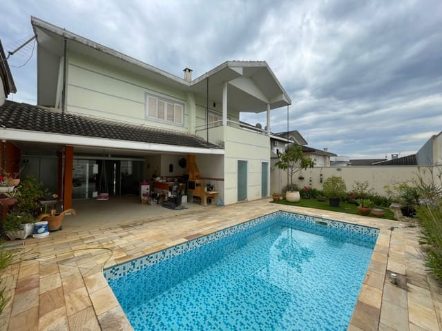 Casa com 375m² 4 quartos e 6 banheiros, à venda ou para alugar, no bairro Urbanova em São José dos Campos