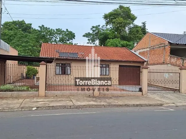 Casa com 462m² 3 quartos e 1 banheiro, à venda, no bairro Uvaranas em Ponta Grossa
