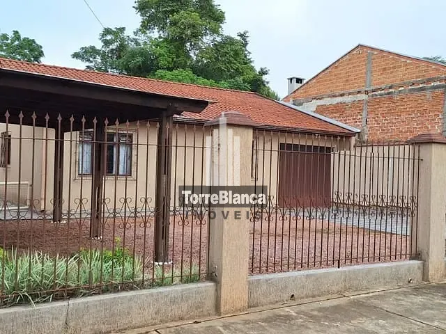 Casa com 462m² 3 quartos e 1 banheiro, à venda, no bairro Uvaranas em Ponta Grossa