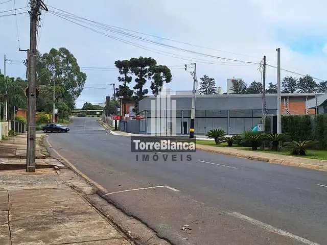 Casa com 462m² 3 quartos e 1 banheiro, à venda, no bairro Uvaranas em Ponta Grossa