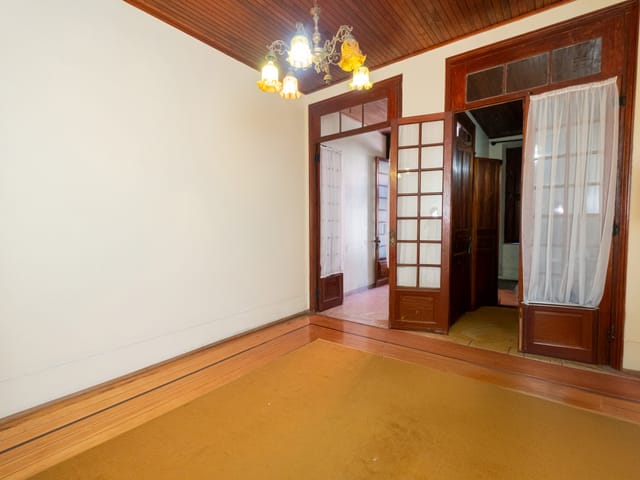 Casa 3 quartos e 2 banheiros, para alugar, no bairro Centro em Pelotas
