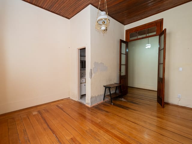 Casa 3 quartos e 2 banheiros, para alugar, no bairro Centro em Pelotas