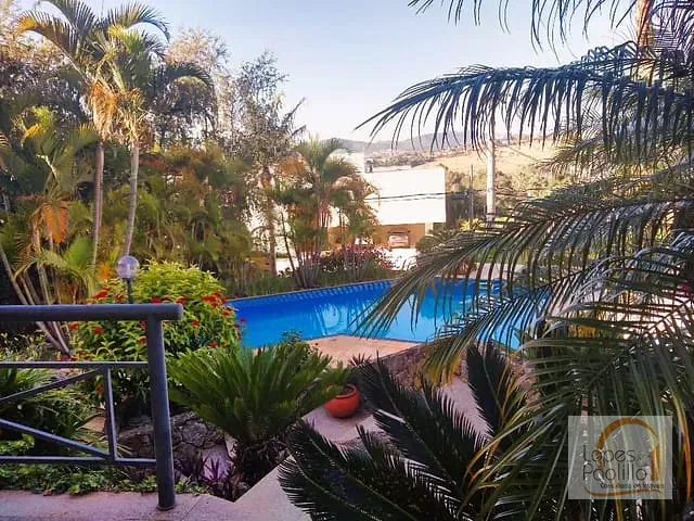 Casa com 1000m² 4 quartos e 5 banheiros, à venda, no bairro Vila Santista em Atibaia