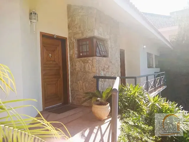 Casa com 1000m² 4 quartos e 5 banheiros, à venda, no bairro Vila Santista em Atibaia