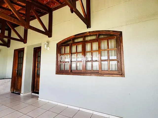 Casa 3 quartos e 3 banheiros, à venda, no bairro Jardim Albatroz em Londrina
