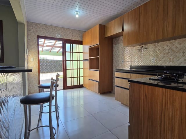 Foto do Casa - Casa semi mobiliada à venda nas Três Vendas:  99 m², 2 quartos , 1 suíte móveis planejados, lareira, segurança com câmeras e 1 vaga de garagem. | UP Imóveis