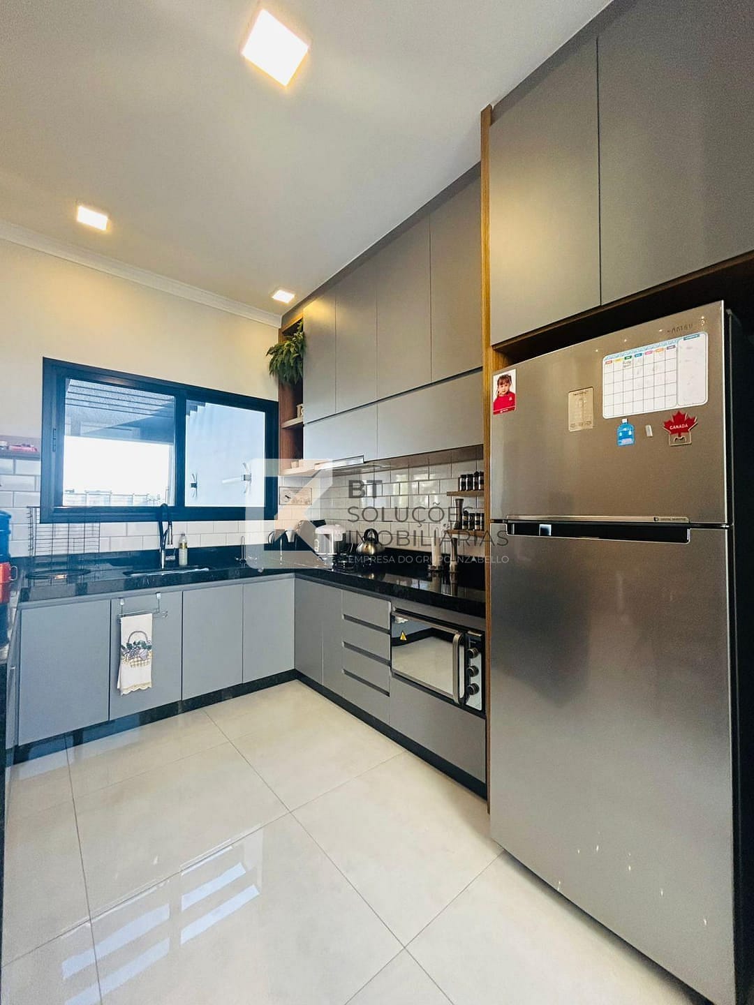 Casa para alugar com 3 quartos, 105m² - Foto 2