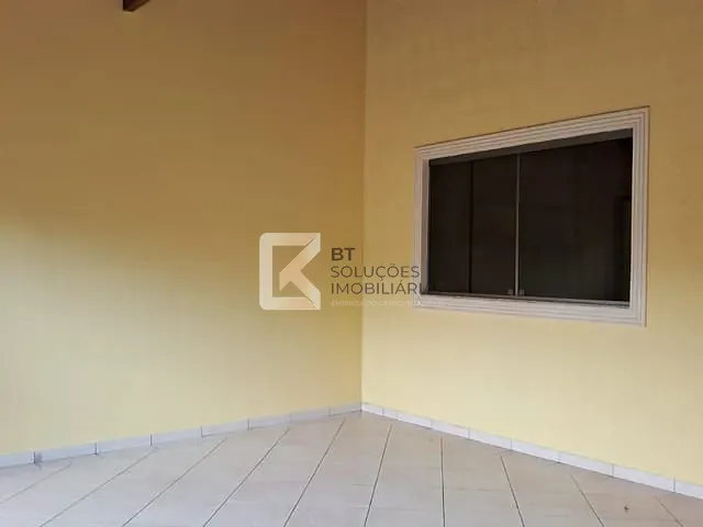 Casa com 150m² 3 quartos e 2 banheiros, à venda, no bairro Parque São Lourenço em Indaiatuba
