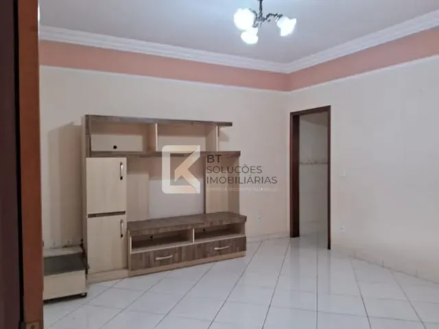 Casa com 150m² 3 quartos e 2 banheiros, à venda, no bairro Parque São Lourenço em Indaiatuba