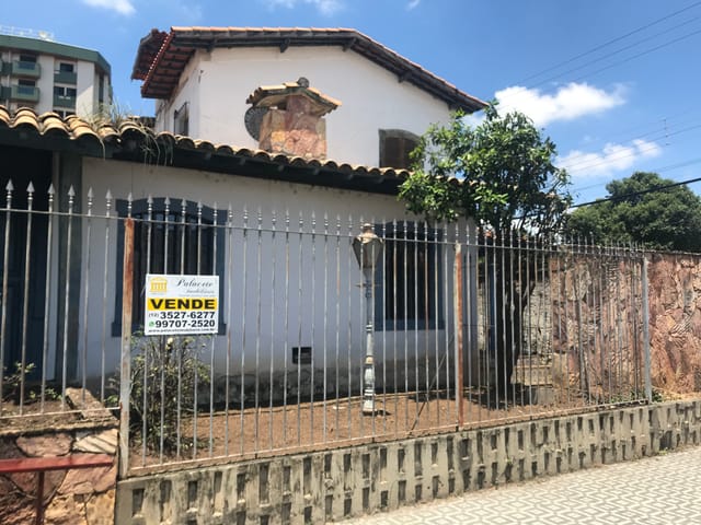 Casa com 369m² 3 quartos e 3 banheiros, à venda, no bairro Centro em Pindamonhangaba