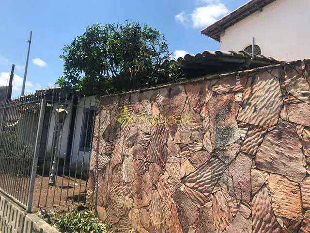 Casa com 369m² 3 quartos e 3 banheiros, à venda, no bairro Centro em Pindamonhangaba
