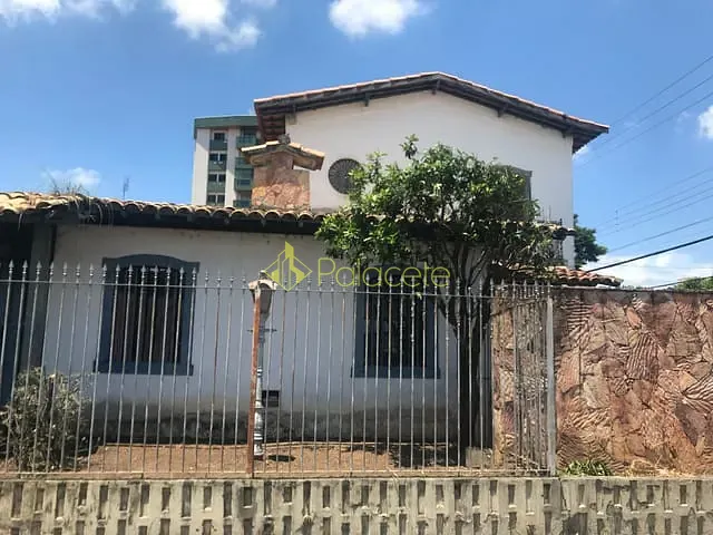 Casa com 369m² 3 quartos e 3 banheiros, à venda, no bairro Centro em Pindamonhangaba