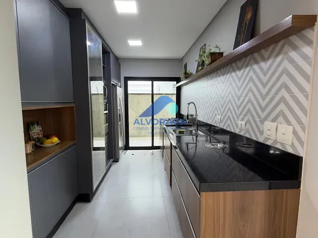 Casa com 297m² 3 quartos e 5 banheiros, à venda, no bairro Parque Califórnia em Jacareí