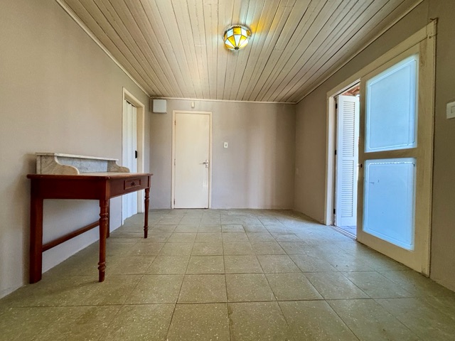 Casa com 525m² 3 quartos e 1 banheiro, à venda, no bairro Areal em Pelotas