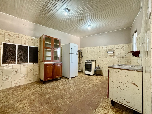 Casa com 525m² 3 quartos e 1 banheiro, à venda, no bairro Areal em Pelotas