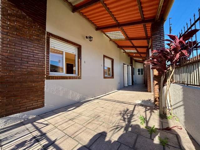 Casa com 525m² 3 quartos e 1 banheiro, à venda, no bairro Areal em Pelotas