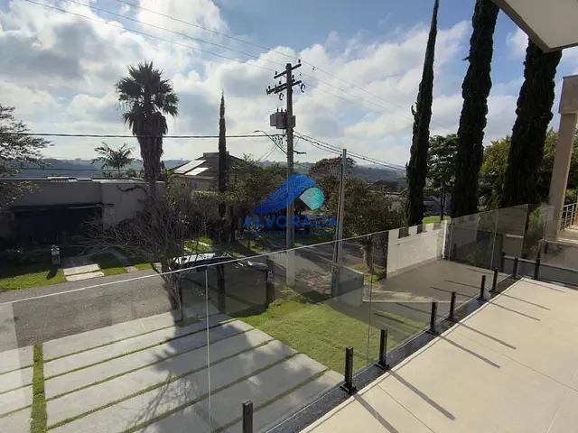 Casa com 1000m² 4 quartos e 4 banheiros, à venda, no bairro Condomínio Residencial Mirante do Vale em Jacareí