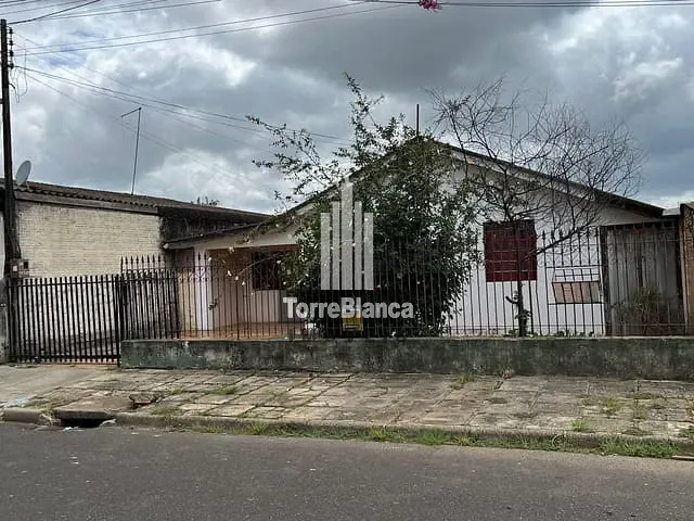 Casa com 275m² 3 quartos e 2 banheiros, à venda, no bairro Colônia Dona Luiza em Ponta Grossa