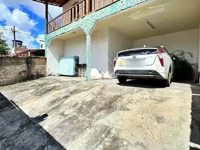 Casa com 120m² 3 quartos e 2 banheiros, para alugar, no bairro Planalto em Belo Horizonte