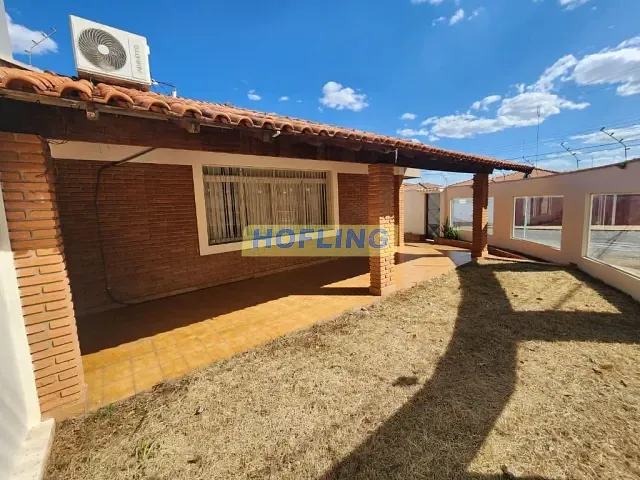 Casa com 404m² 2 quartos e 2 banheiros, à venda ou para alugar, no bairro Cidade Claret em Rio Claro