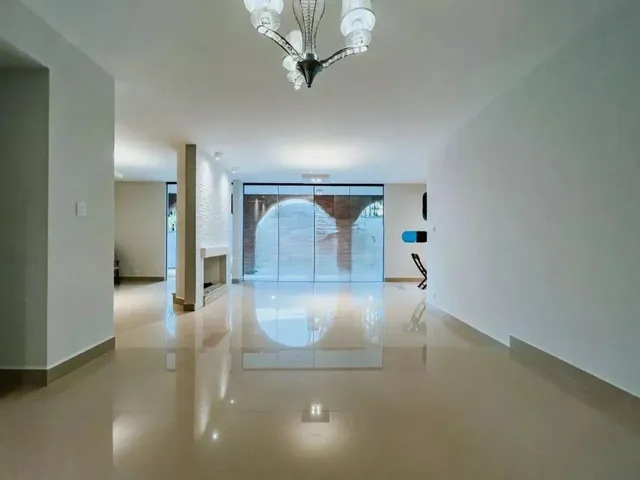 Casa com 540m² 3 quartos e 4 banheiros, à venda, no bairro Jardim das Colinas em São José Dos Campos