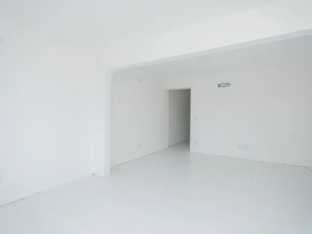 Casa com 164m² 3 quartos e 2 banheiros, para alugar, no bairro Centro em Pelotas