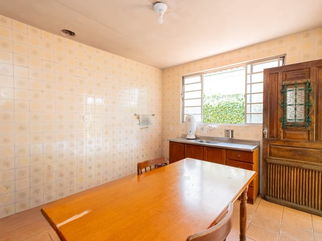 Casa com 164m² 3 quartos e 2 banheiros, para alugar, no bairro Centro em Pelotas