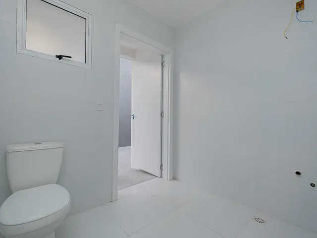 Casa com 164m² 3 quartos e 2 banheiros, para alugar, no bairro Centro em Pelotas