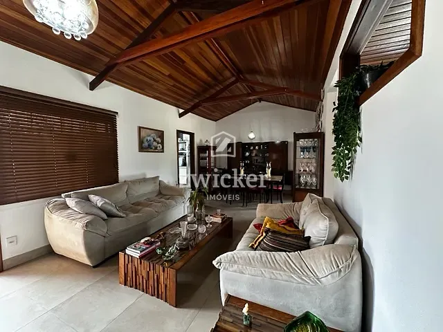 Casa com 675m² 3 quartos e 3 banheiros, à venda, no bairro Vila Santa Maria em Piratininga