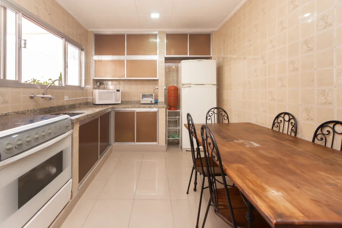 Casa para venda em Lapa com 3 quartos, sendo 2 suítes, 160m²