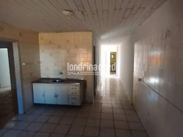 Casa com 200m² 3 quartos e 1 banheiro, à venda, no bairro Conjunto Vivi Xavier em Londrina