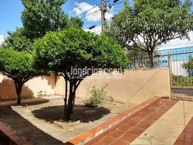 Casa com 200m² 3 quartos e 1 banheiro, à venda, no bairro Conjunto Vivi Xavier em Londrina