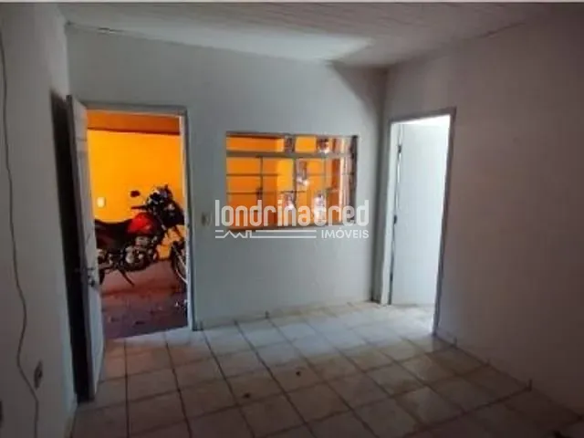 Casa com 200m² 3 quartos e 1 banheiro, à venda, no bairro Conjunto Vivi Xavier em Londrina