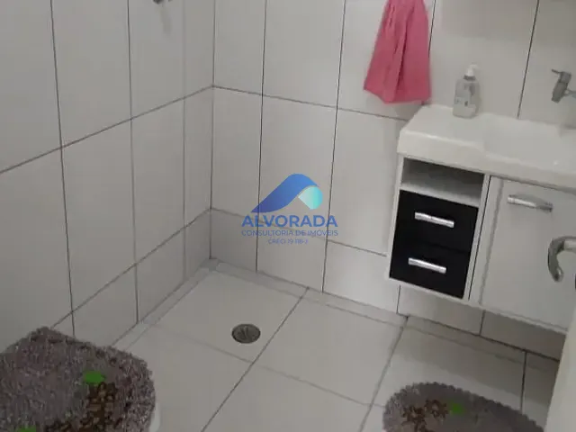 Casa 3 quartos e 2 banheiros, à venda, no bairro Jardim Ismênia em São José dos Campos