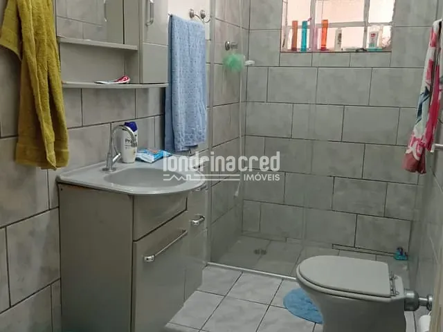 Casa com 250m² 3 quartos e 2 banheiros, à venda, no bairro Vila Goes em Londrina
