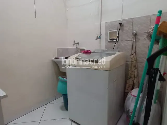 Casa com 250m² 3 quartos e 2 banheiros, à venda, no bairro Vila Goes em Londrina