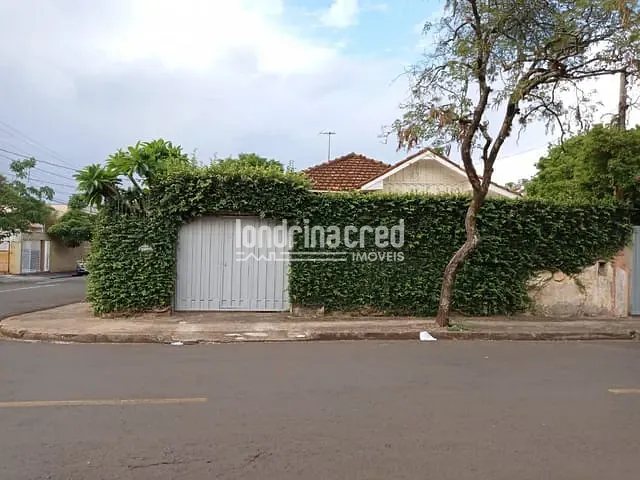 Casa com 250m² 3 quartos e 2 banheiros, à venda, no bairro Vila Goes em Londrina