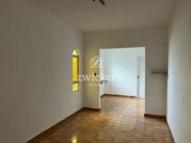 Casa 2 quartos e 1 banheiro, à venda, no bairro Vila Camargo em Bauru