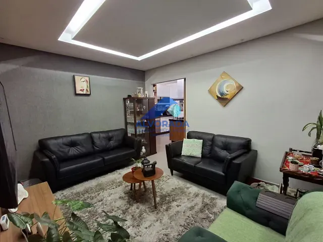 Casa 2 quartos e 2 banheiros, à venda, no bairro Eugênio de Mello em São José dos Campos