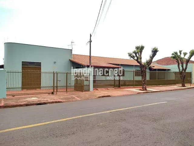 Casa com 454m² 5 quartos e 3 banheiros, à venda, no bairro Waldemar Hauer em Londrina