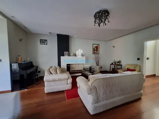 Casa com 823m² 3 quartos e 5 banheiros, à venda, no bairro Condomínio Reserva do Paratehy em São José dos Campos