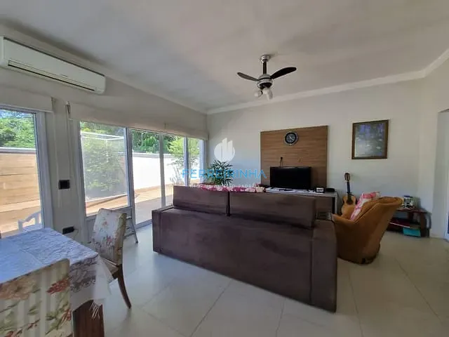 Casa com 823m² 3 quartos e 5 banheiros, à venda, no bairro Condomínio Reserva do Paratehy em São José dos Campos