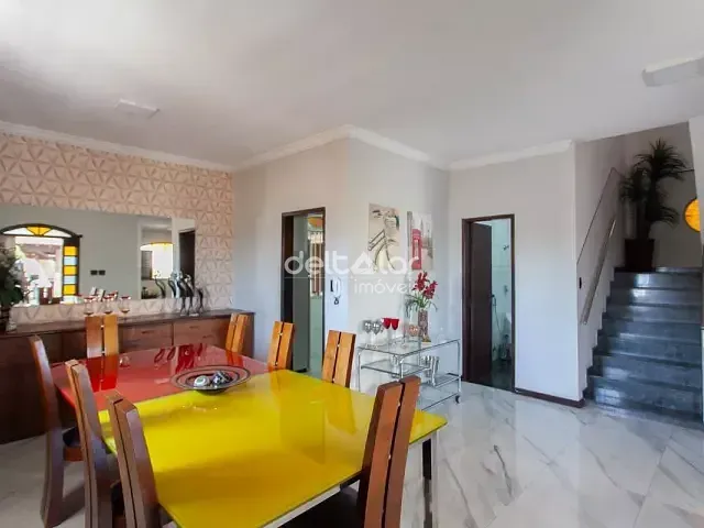 Casa com 540m² 4 quartos e 4 banheiros, para alugar, no bairro Céu Azul em Belo Horizonte