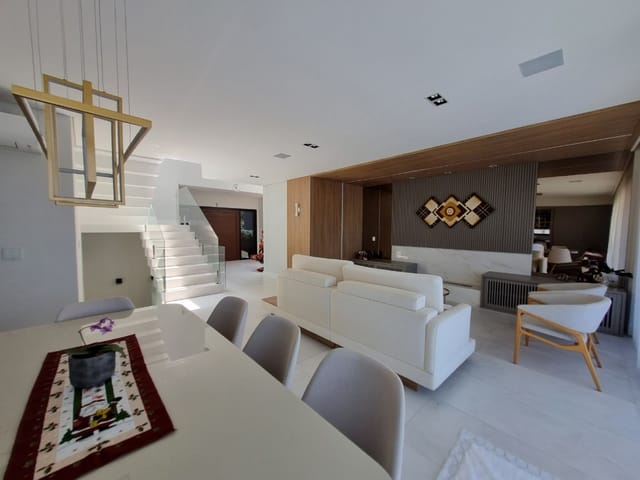 Casa com 554m² 3 quartos e 8 banheiros, à venda, no bairro Condomínio Residencial Alphaville II em São José dos Campos