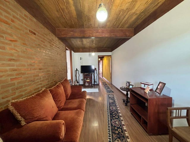 Casa 2 quartos e 2 banheiros, à venda, no bairro Areal em Pelotas