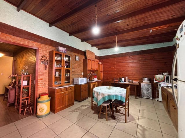 Casa 2 quartos e 2 banheiros, à venda, no bairro Areal em Pelotas