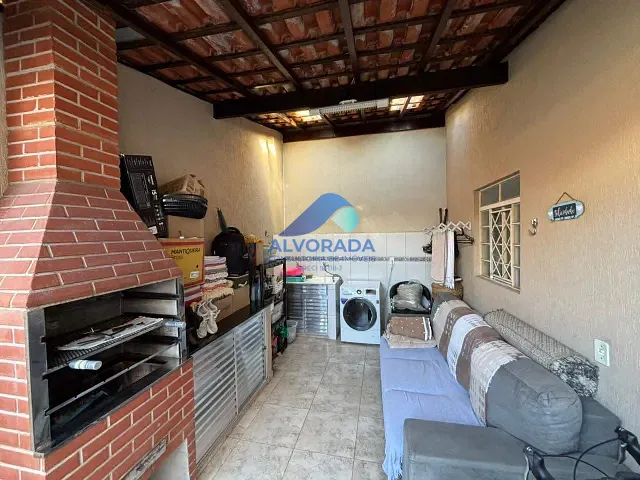 Casa 2 quartos e 1 banheiro, à venda, no bairro Conjunto Residencial Trinta e Um de Março em São José dos Campos