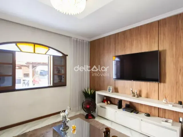 Casa com 540m² 4 quartos e 4 banheiros, à venda, no bairro Céu Azul em Belo Horizonte