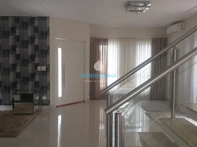 Casa com 250m² 4 quartos e 4 banheiros, à venda, no bairro Urbanova em São José dos Campos