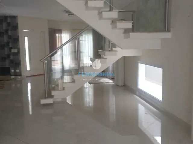 Casa com 250m² 4 quartos e 4 banheiros, à venda, no bairro Urbanova em São José dos Campos